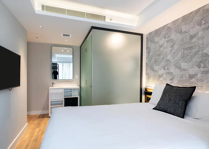 Standard Queen Room