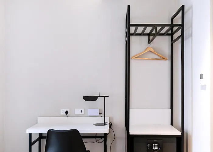 Standard Queen Room